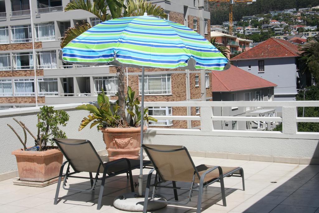 Amalfi On Regent Cape Town Exterior photo