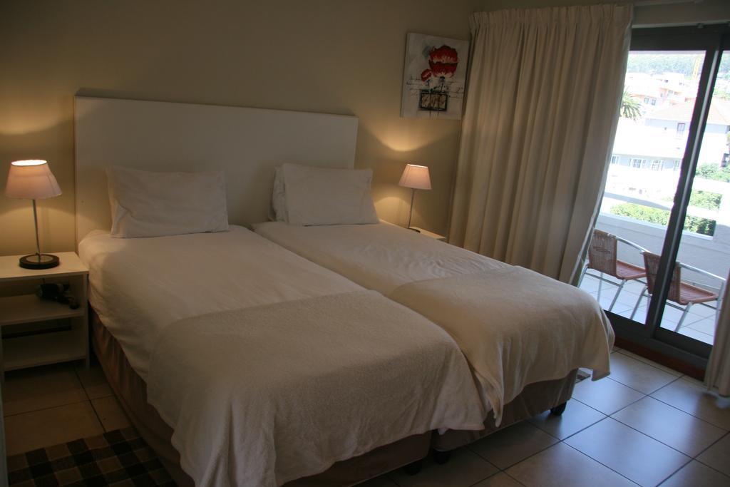 Amalfi On Regent Cape Town Exterior photo