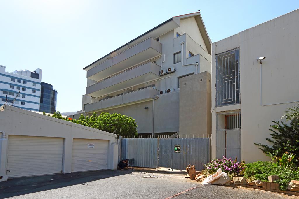 Amalfi On Regent Cape Town Exterior photo