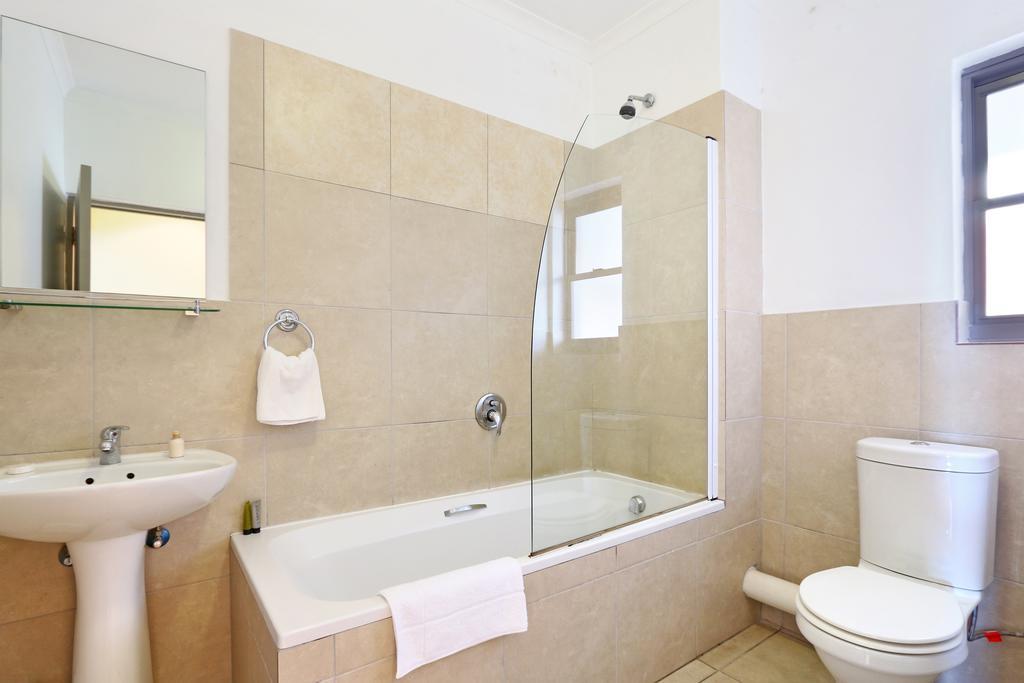 Amalfi On Regent Cape Town Exterior photo