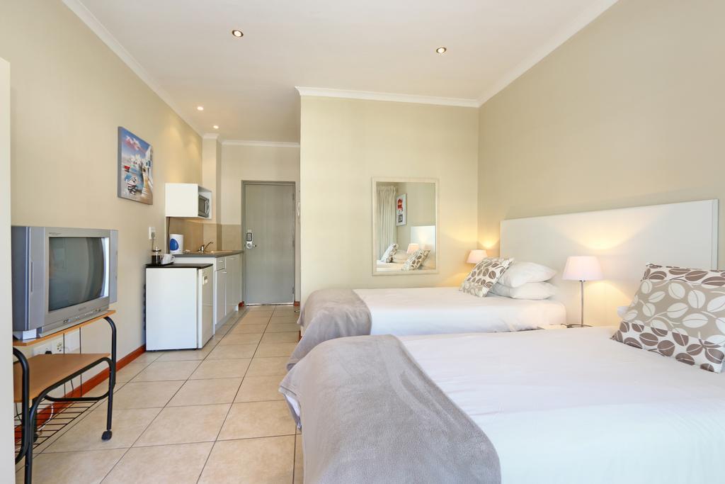Amalfi On Regent Cape Town Exterior photo