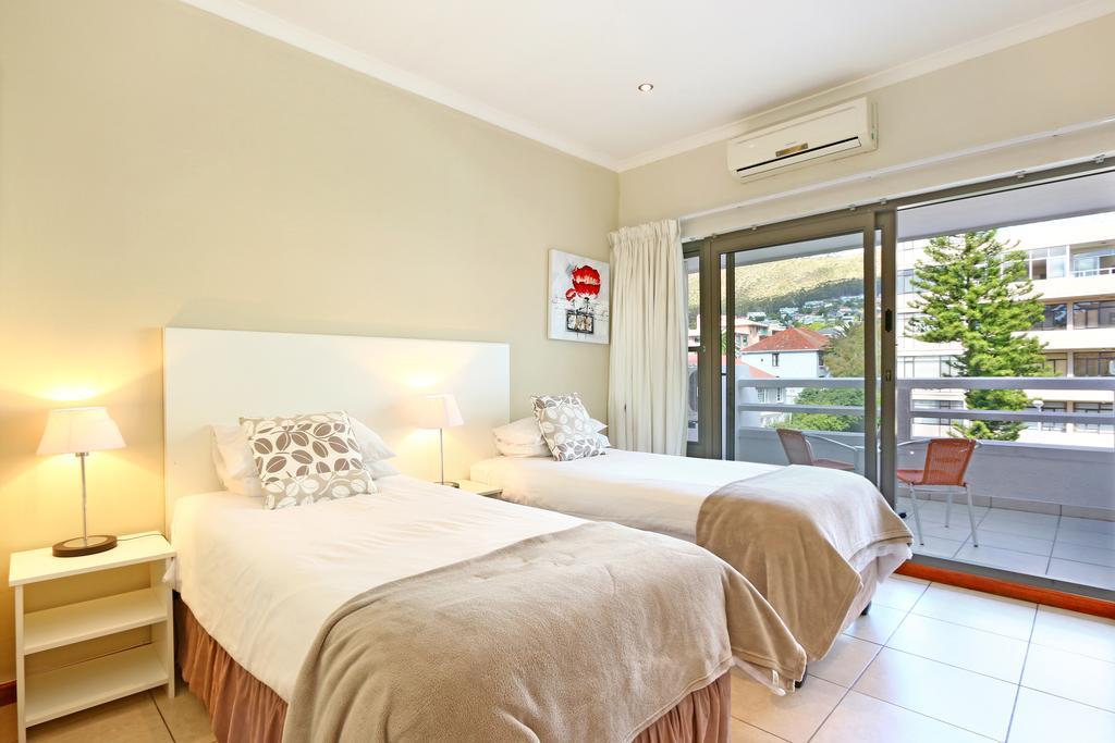 Amalfi On Regent Cape Town Exterior photo